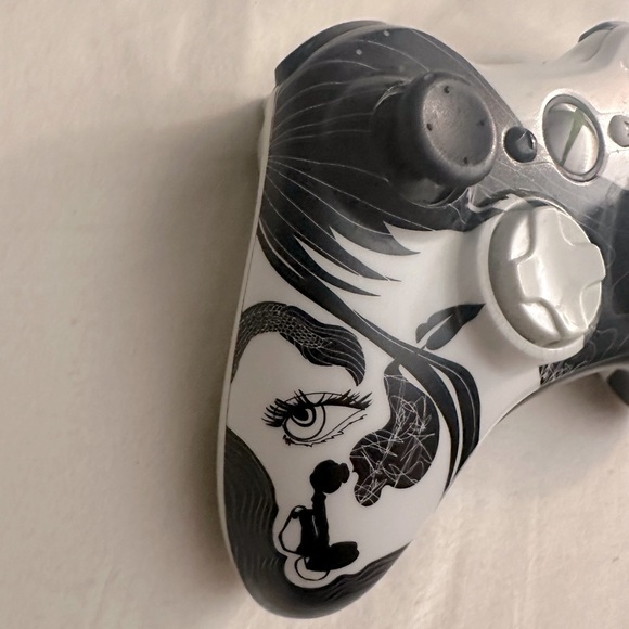 Xbox 360 Dragon Age Wireless Controller Limited Edition Black White Working - Picture 3 of 10
